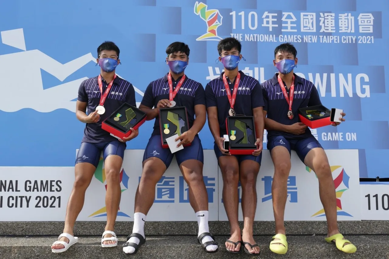 110年新北全運會客製化獎盃設計,女王頭獎盃再現風采 - 2026 文洋獎盃 110全運會選手配戴獎牌