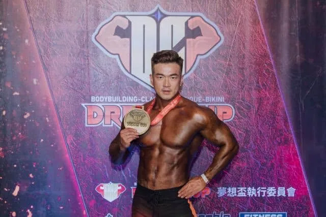 展現健美肌肉線條的力與美!2023夢想盃客製化獎牌設計案例 - 2026 文洋獎盃 2023夢想盃健美比賽客製化獎牌設計