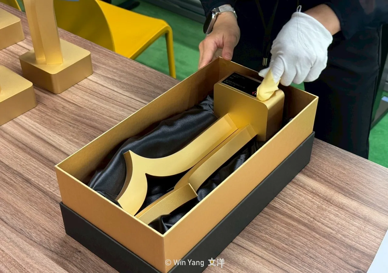 臺北戲劇獎x臺灣MIT獎盃,第一屆劇場人專屬的獎項 - 2026 文洋獎盃 臺北戲劇獎獎盃外盒與客製化獎盃